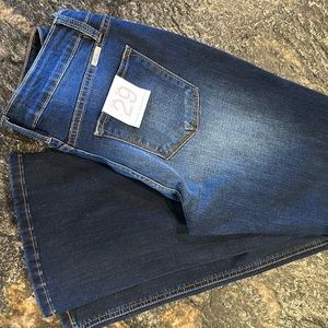 Size 29 NWT Kancan flare jeans.